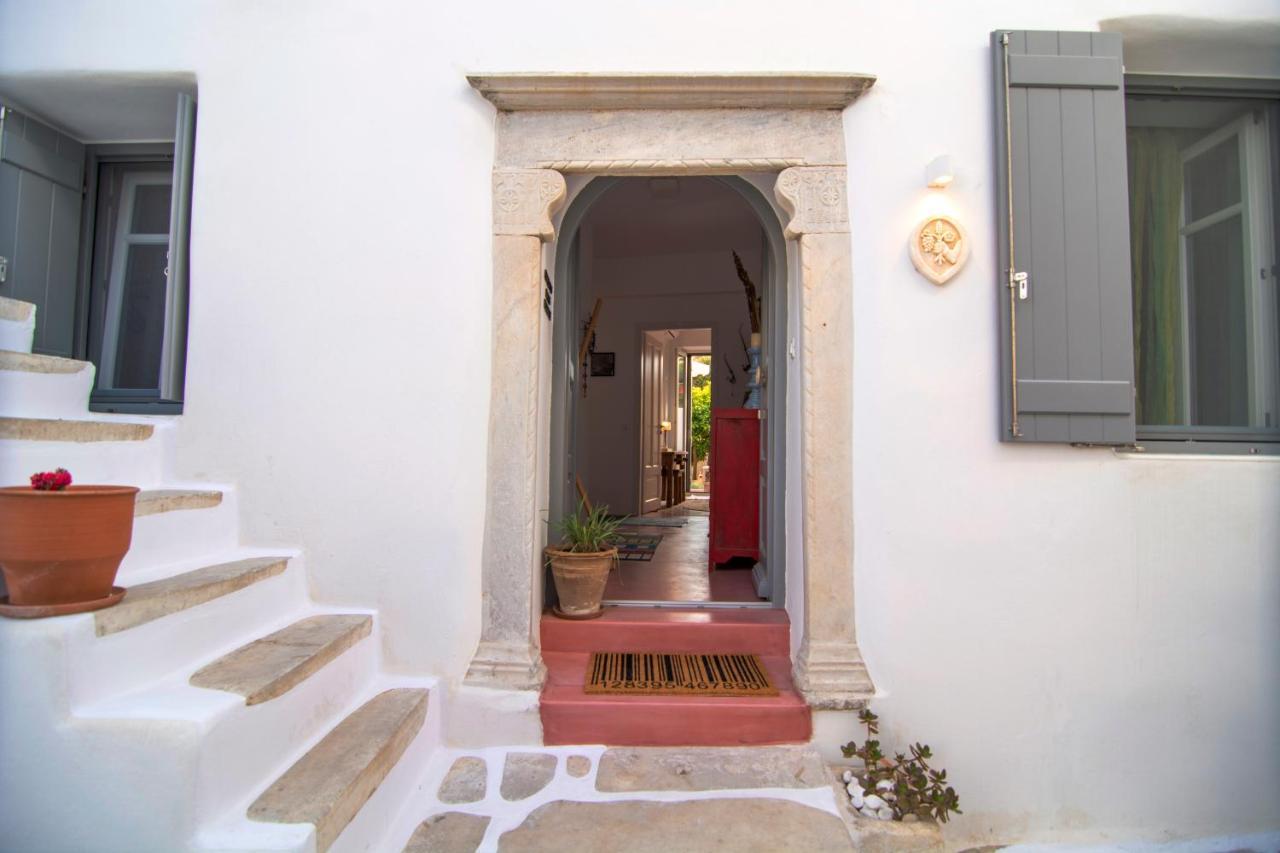 Quartano Paros Naousa (Paros)