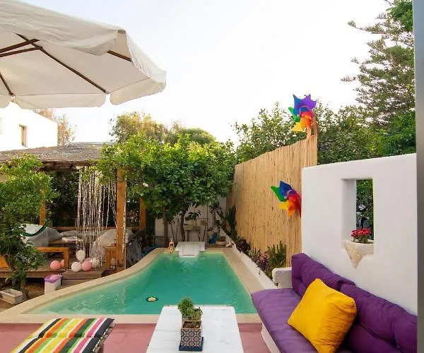 Quartano Paros Residence